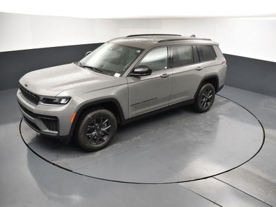 2027 Jeep Grand Cherokee Laredo Altitude