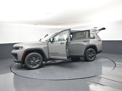 2027 Jeep Grand Cherokee Laredo Altitude