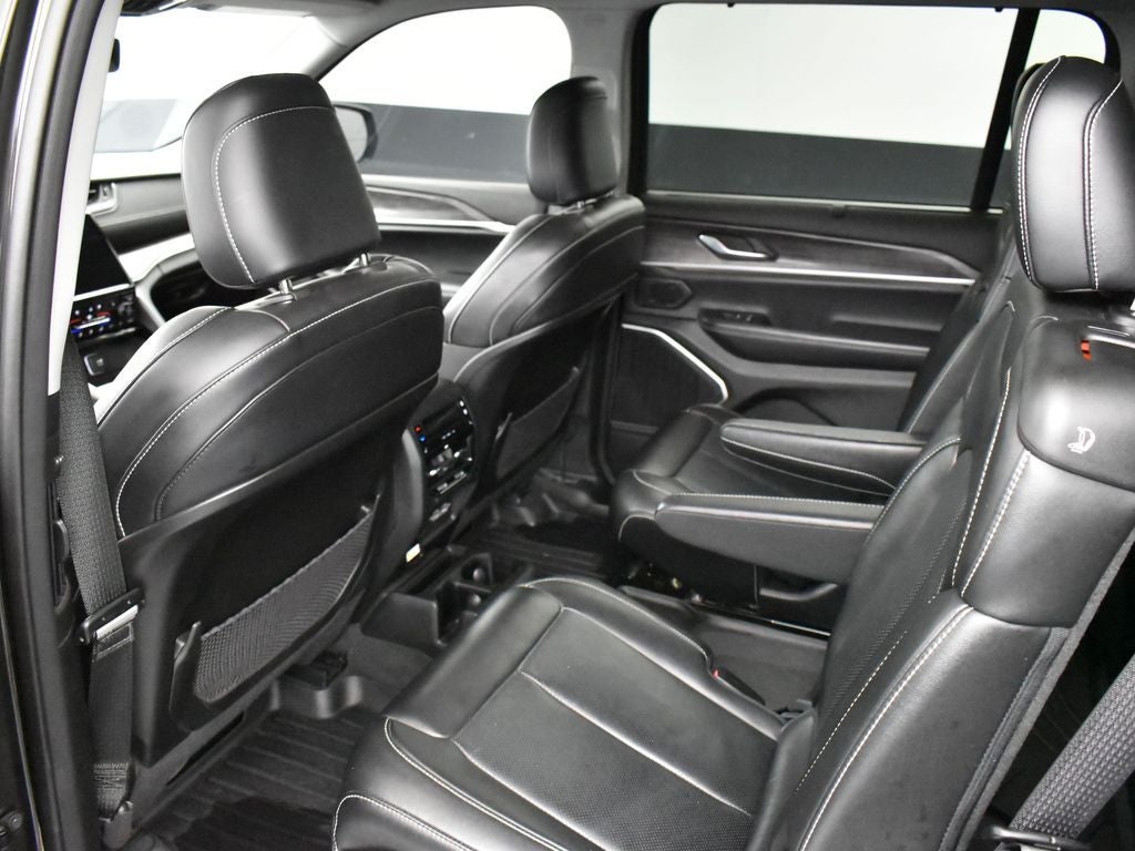 2023 Jeep Grand Cherokee L Limited 4x2