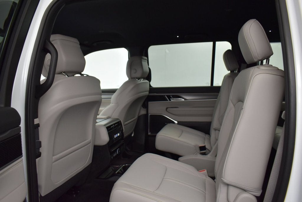 2027 Jeep Grand Wagoneer GRAND WAGONEER 4X2