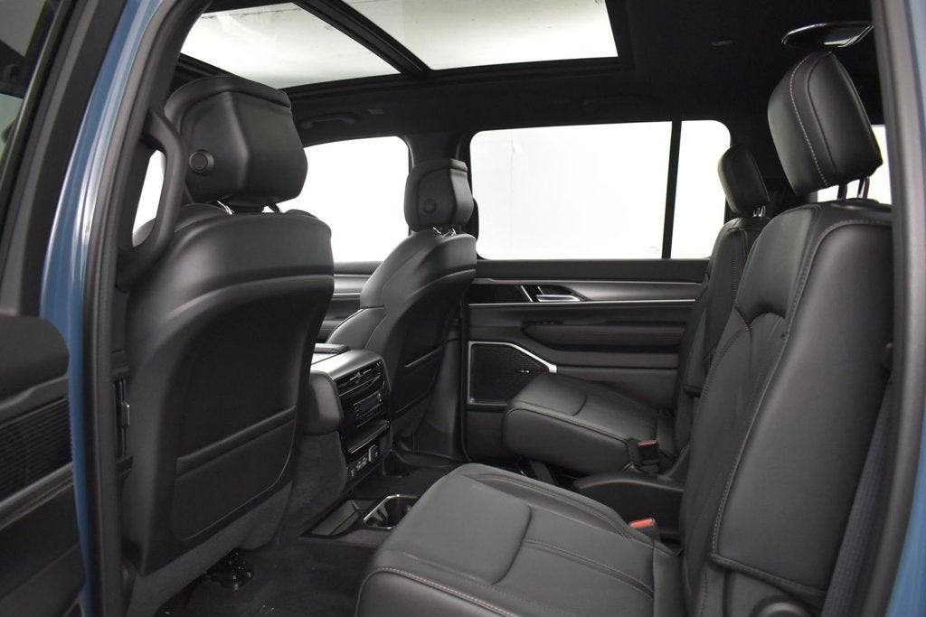 2027 Jeep Grand Wagoneer GRAND WAGONEER 4X2