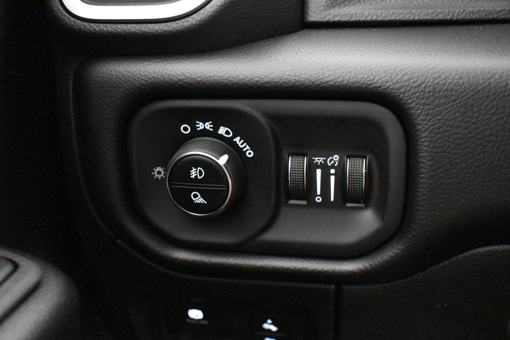 2027 RAM Ram 1500 RAM 1500 BIG HORN CREW CAB 4X2 5'7' BOX
