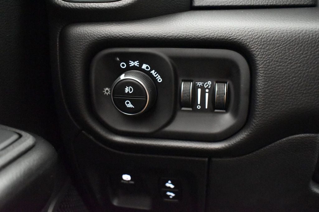 2027 RAM Ram 1500 RAM 1500 BIG HORN CREW CAB 4X2 5'7' BOX