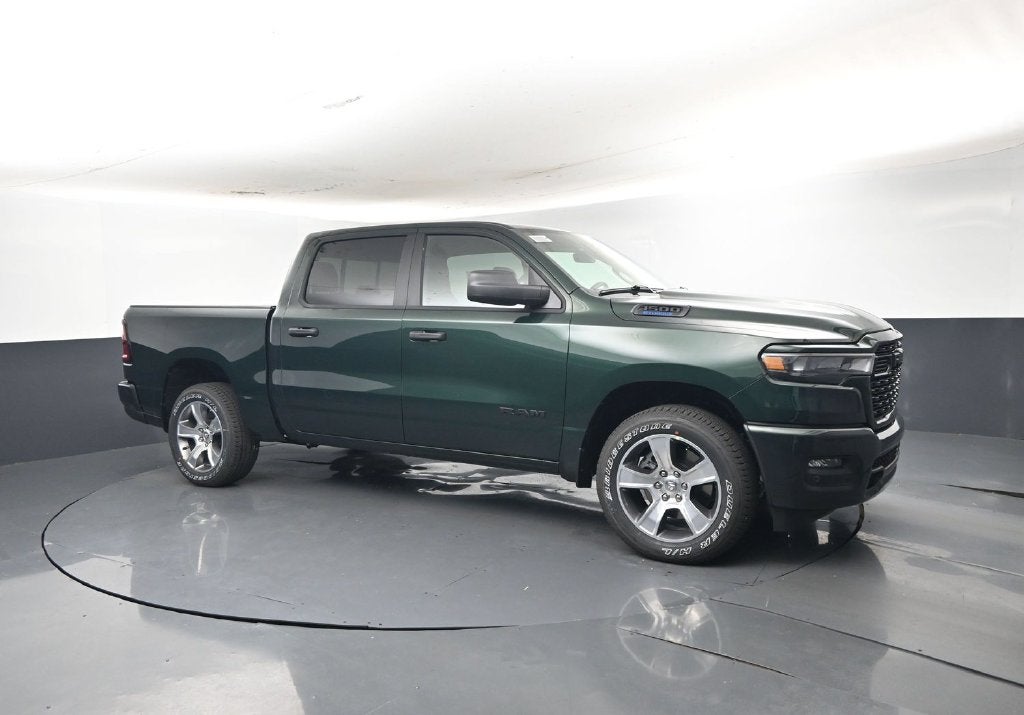 2027 RAM Ram 1500 RAM 1500 EXPRESS CREW CAB 4X2 5'7' BOX