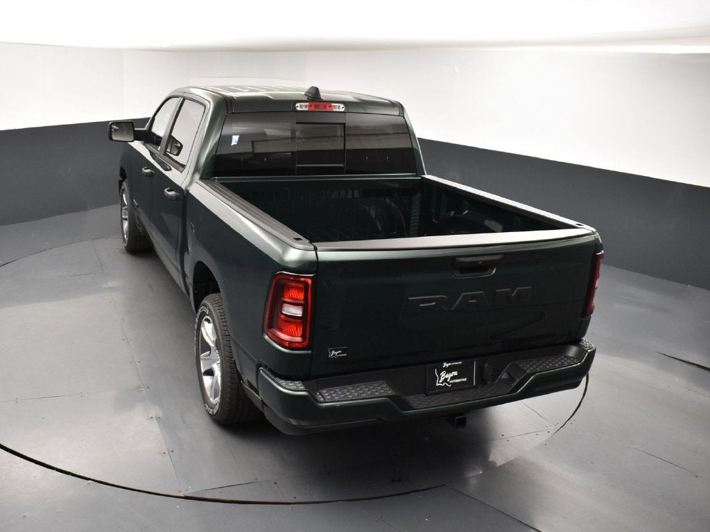 2027 RAM Ram 1500 RAM 1500 EXPRESS CREW CAB 4X2 5'7' BOX