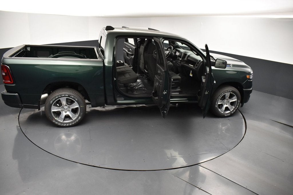 2027 RAM Ram 1500 RAM 1500 EXPRESS CREW CAB 4X2 5'7' BOX