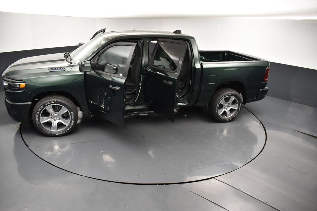 2027 RAM Ram 1500 RAM 1500 EXPRESS CREW CAB 4X2 5'7' BOX