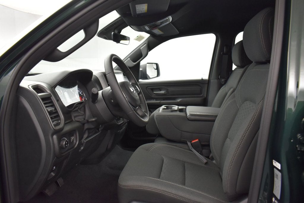 2027 RAM Ram 1500 RAM 1500 EXPRESS CREW CAB 4X2 5'7' BOX