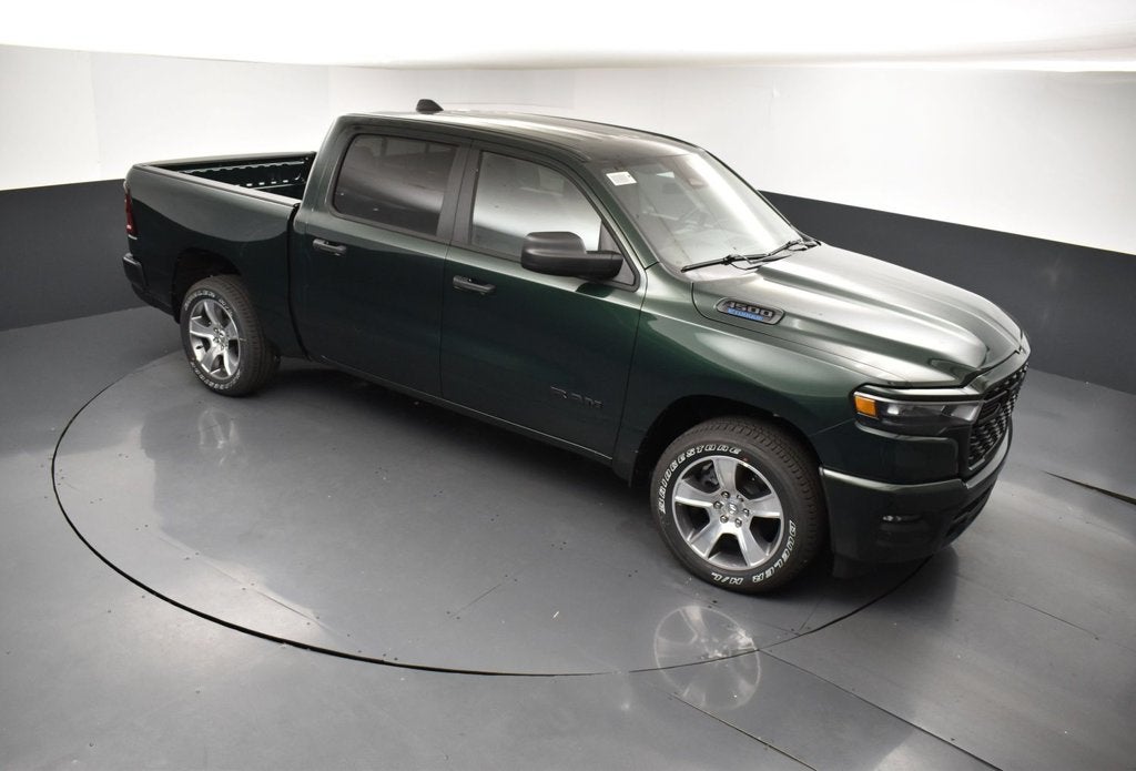 2027 RAM Ram 1500 RAM 1500 EXPRESS CREW CAB 4X2 5'7' BOX