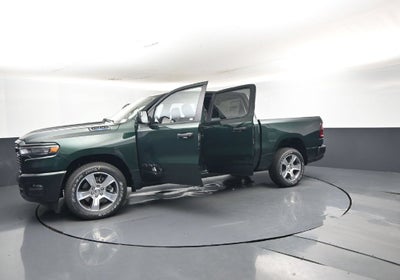 2027 RAM Ram 1500 RAM 1500 EXPRESS CREW CAB 4X2 5'7' BOX