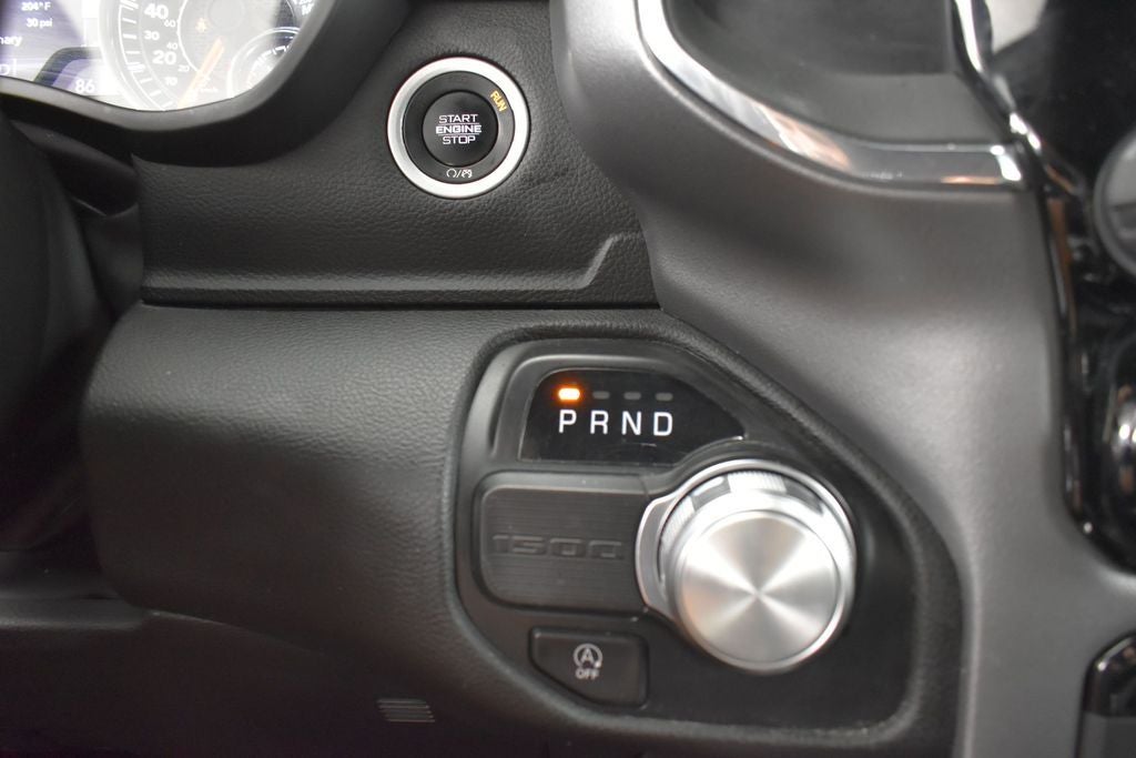 2024 RAM 1500 Laramie Crew Cab 4x2 5'7' Box