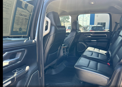 2022 RAM 1500 Laramie Crew Cab 4x2 5'7' Box