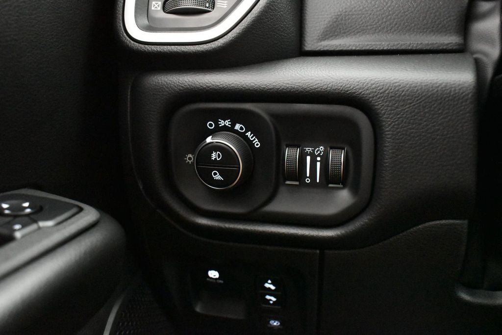 2026 RAM 1500 Big Horn Crew Cab 4x4 5'7' Box