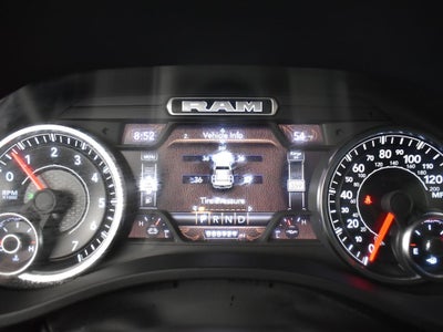 2022 RAM 1500 Laramie Crew Cab 4x4 5'7' Box