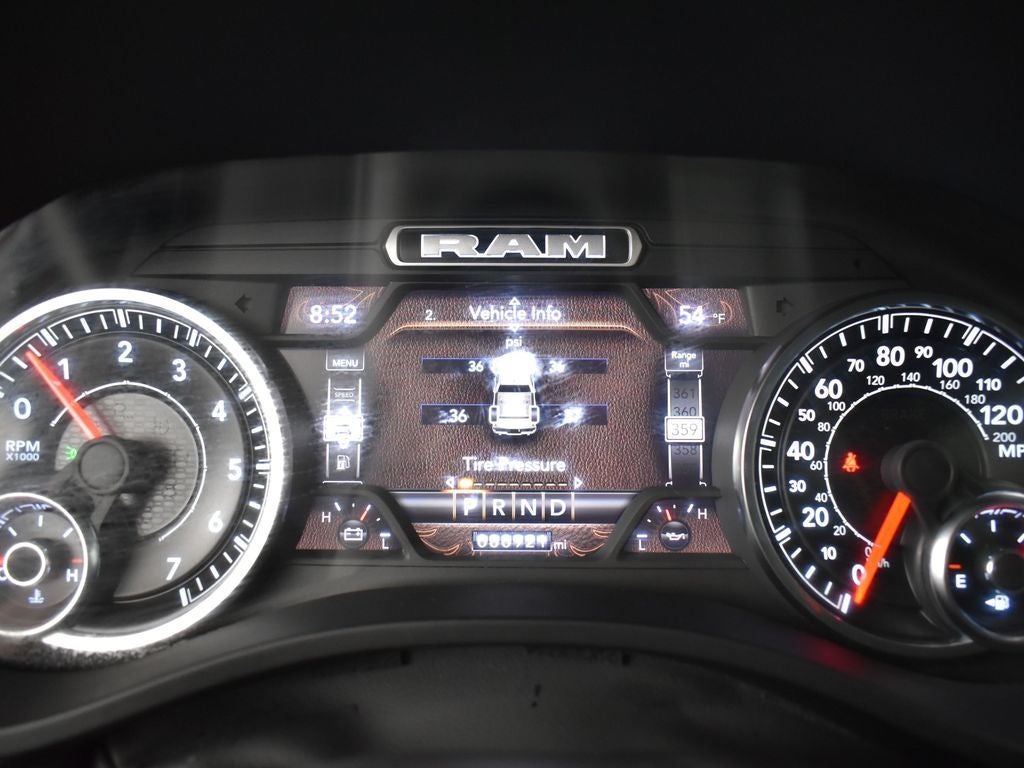 2022 RAM 1500 Laramie Crew Cab 4x4 5'7' Box