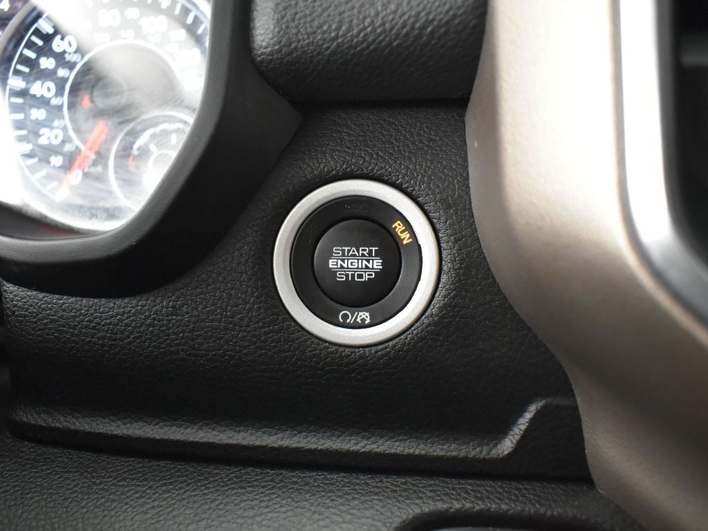 2022 RAM 1500 Laramie Crew Cab 4x4 5'7' Box