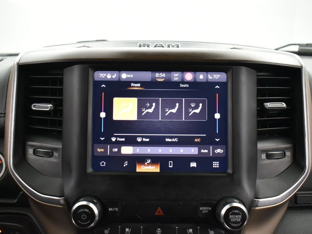 2022 RAM 1500 Laramie Crew Cab 4x4 5'7' Box