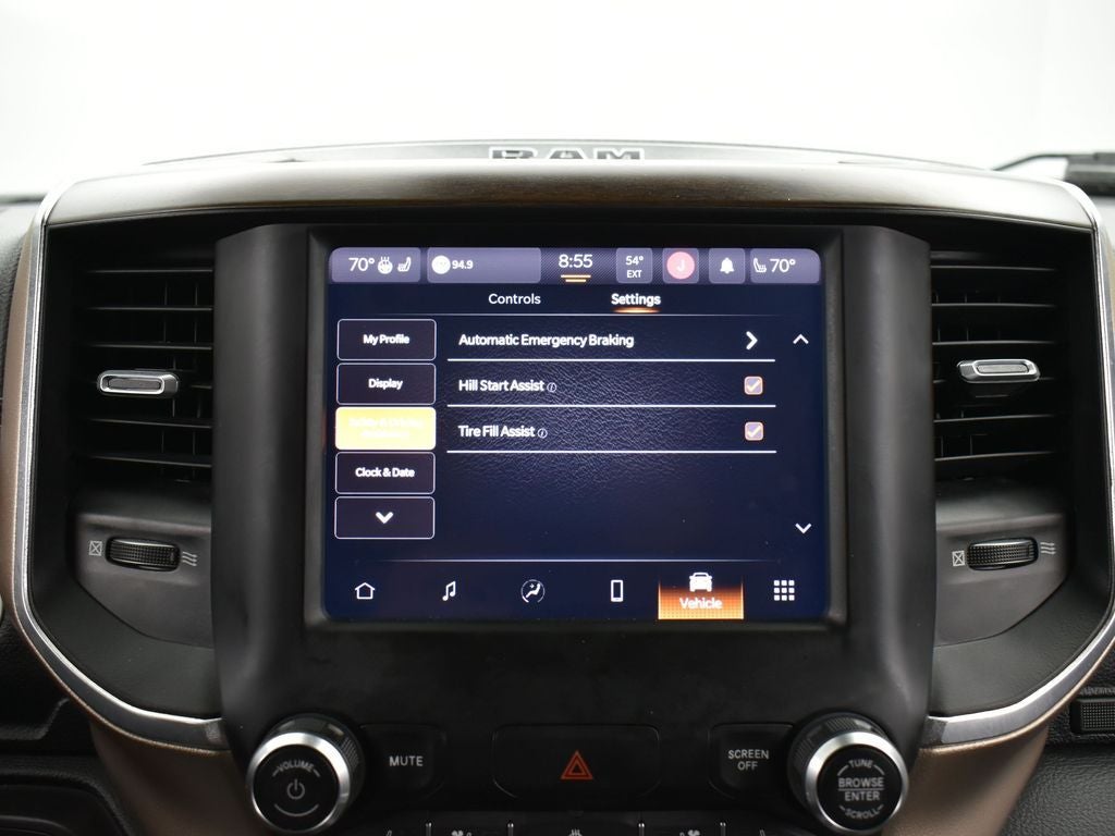 2022 RAM 1500 Laramie Crew Cab 4x4 5'7' Box