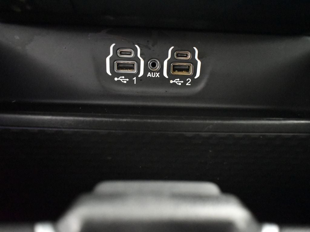 2022 RAM 1500 Laramie Crew Cab 4x4 5'7' Box