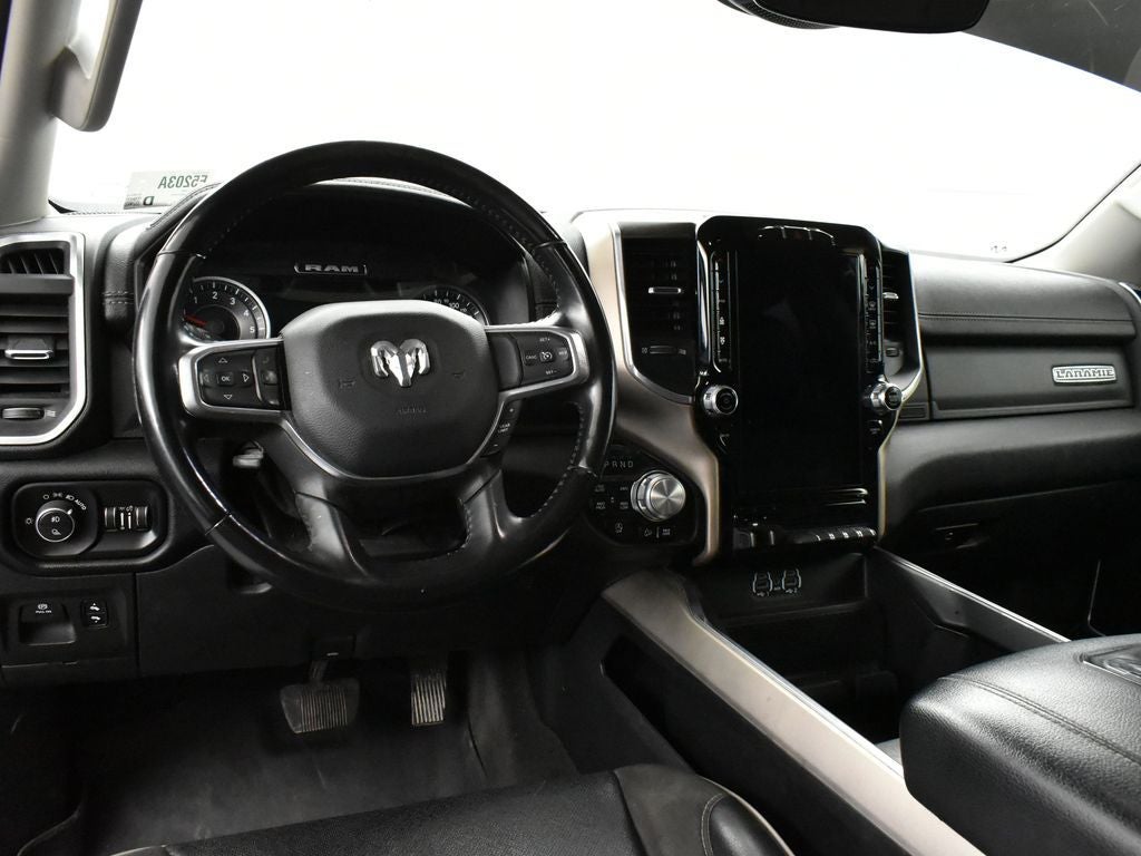 2022 RAM 1500 Laramie Crew Cab 4x4 5'7' Box