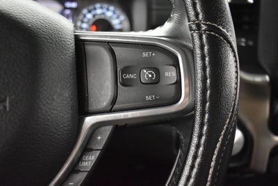 2020 RAM 1500 Laramie Crew Cab 4x4 5'7' Box
