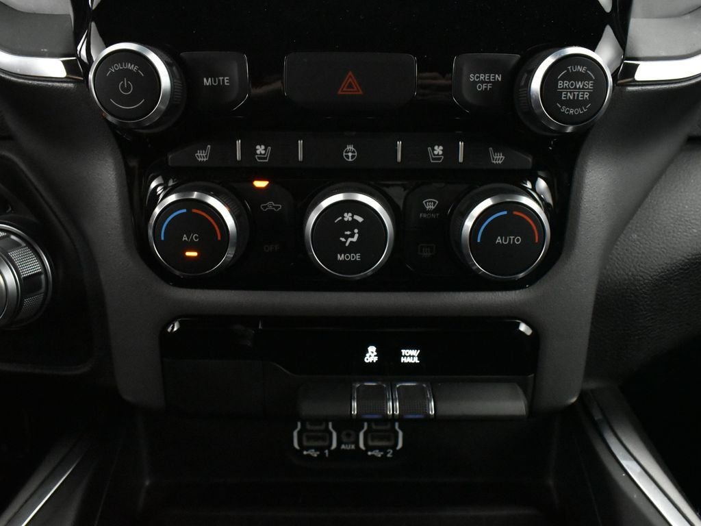 2024 RAM 1500 Laramie Crew Cab 4x4 5'7' Box