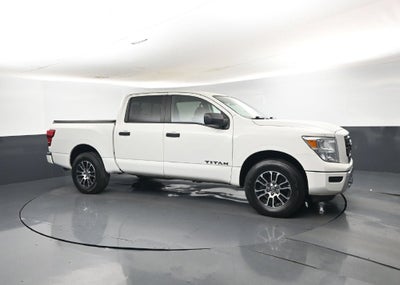2022 Nissan TITAN Crew Cab SV 4x4