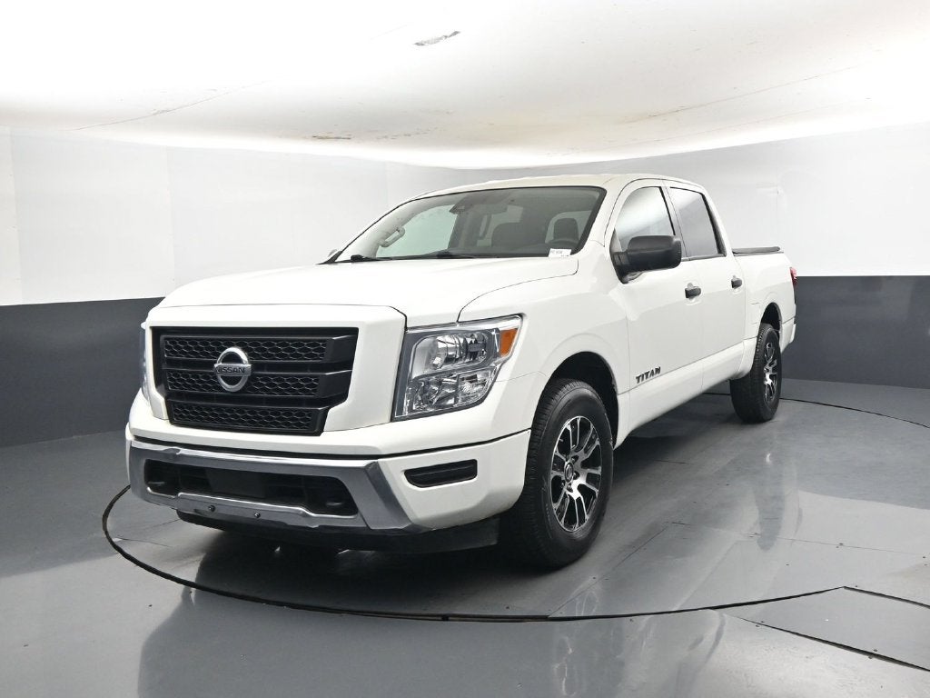 2022 Nissan TITAN Crew Cab SV 4x4