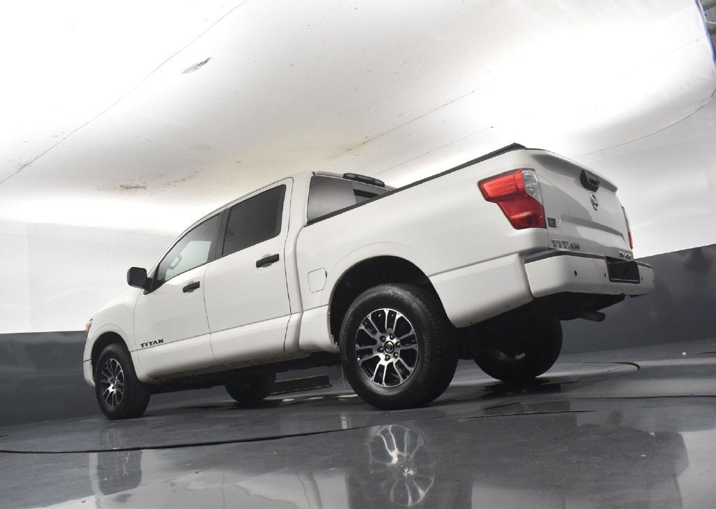 2022 Nissan TITAN Crew Cab SV 4x4