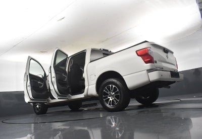 2022 Nissan TITAN Crew Cab SV 4x4