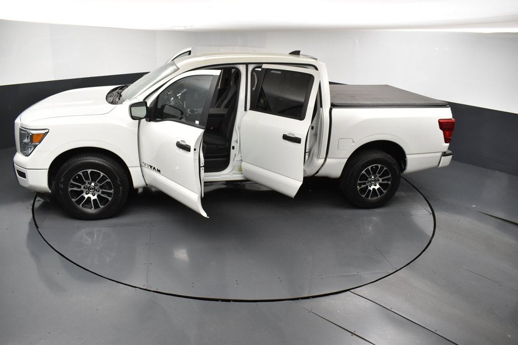 2022 Nissan TITAN Crew Cab SV 4x4