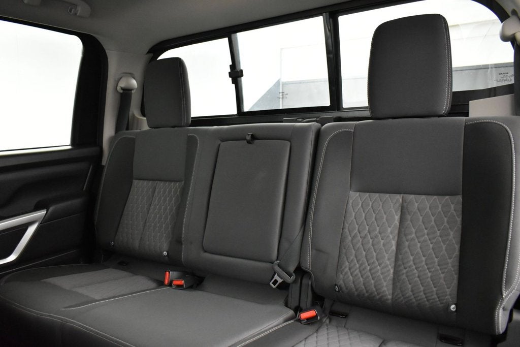 2022 Nissan TITAN Crew Cab SV 4x4