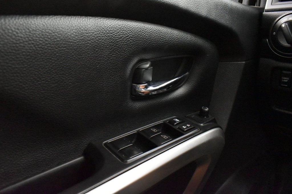 2022 Nissan TITAN Crew Cab SV 4x4
