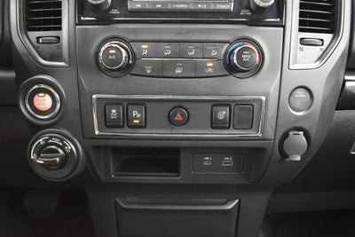 2022 Nissan TITAN Crew Cab SV 4x4