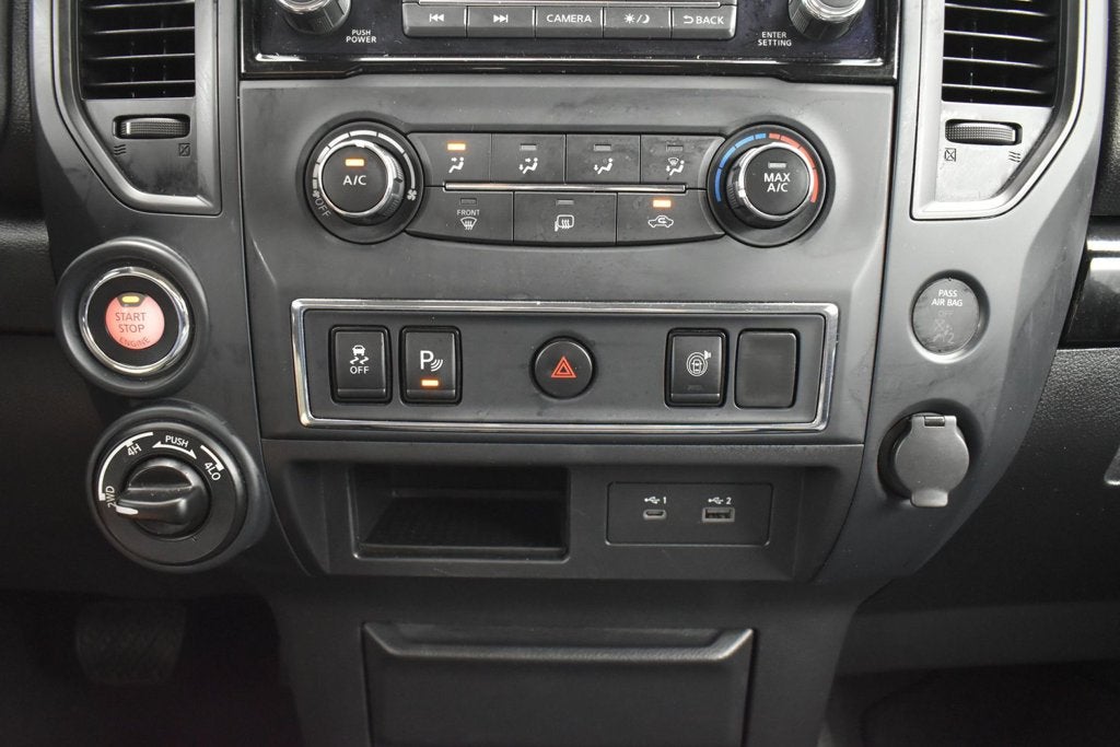 2022 Nissan TITAN Crew Cab SV 4x4