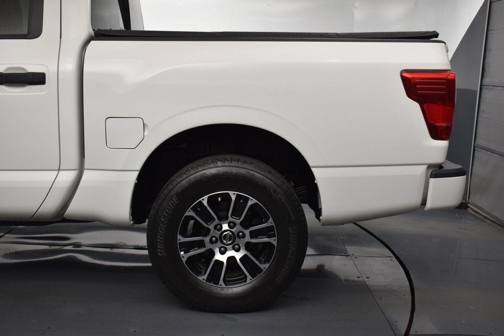 2022 Nissan TITAN Crew Cab SV 4x4