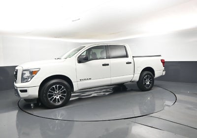 2022 Nissan TITAN Crew Cab SV 4x4