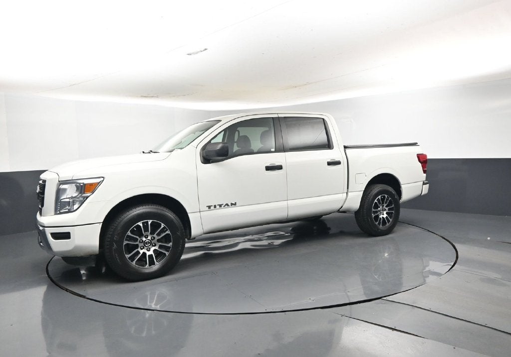 2022 Nissan TITAN Crew Cab SV 4x4