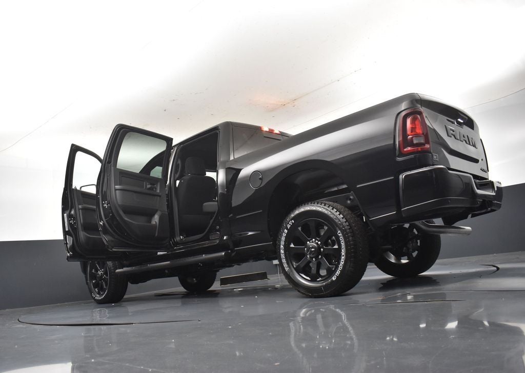 2026 RAM Ram 2500 RAM 2500 BLACK EXPRESS CREW CAB 4X4 6'4' BOX