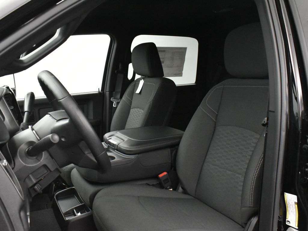 2026 RAM Ram 2500 RAM 2500 BLACK EXPRESS CREW CAB 4X4 6'4' BOX