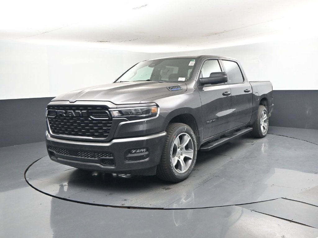 2027 RAM Ram 1500 RAM 1500 EXPRESS CREW CAB 4X2 5'7' BOX