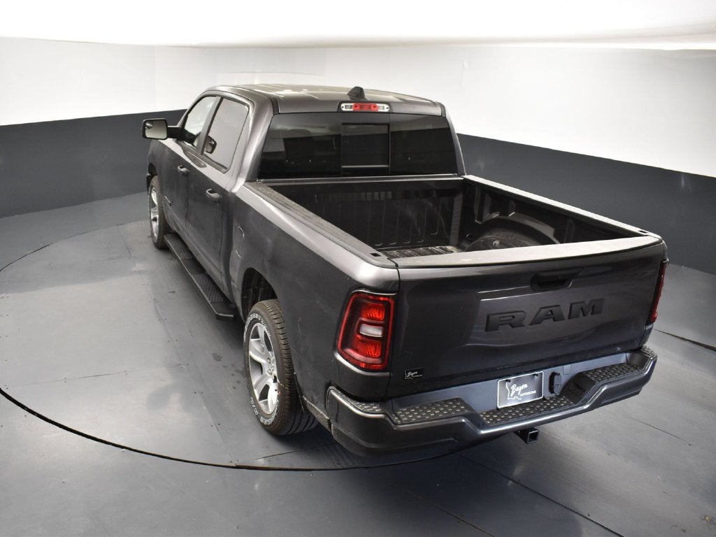 2027 RAM Ram 1500 RAM 1500 EXPRESS CREW CAB 4X2 5'7' BOX