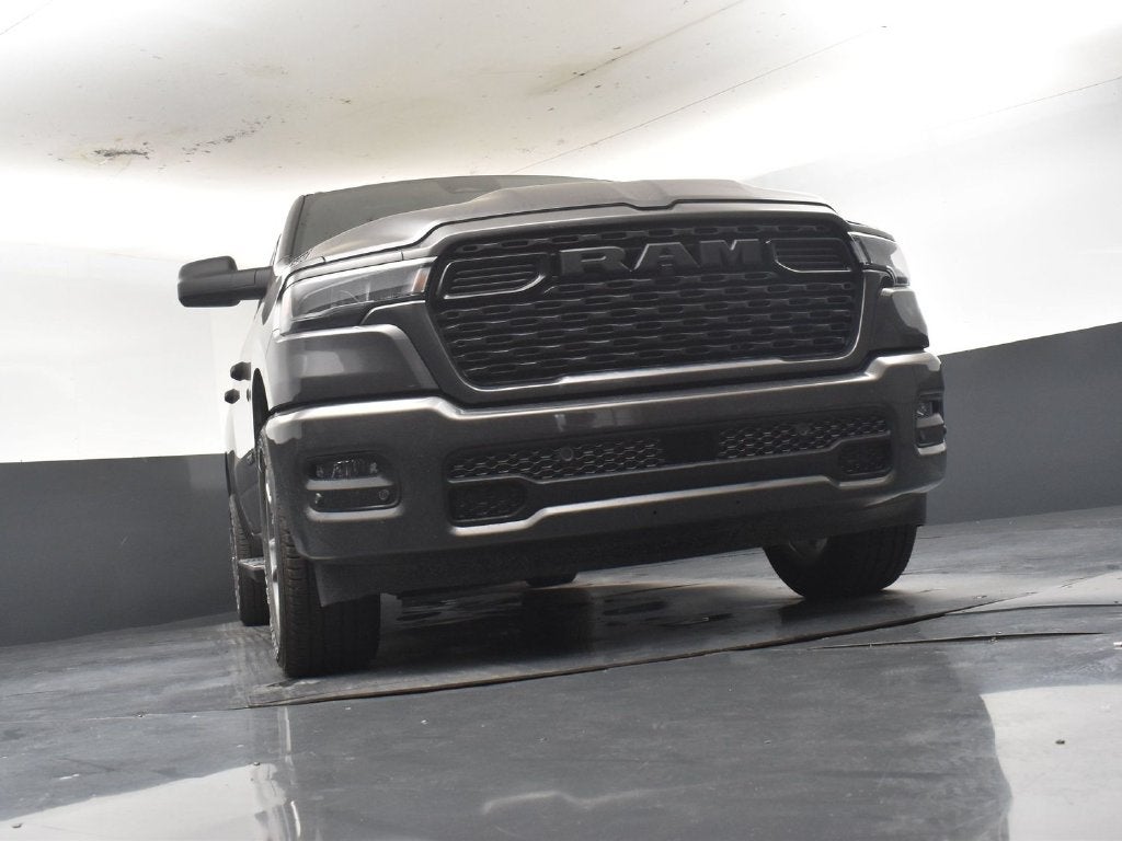 2027 RAM Ram 1500 RAM 1500 EXPRESS CREW CAB 4X2 5'7' BOX