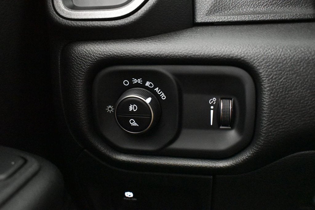 2027 RAM Ram 1500 RAM 1500 EXPRESS CREW CAB 4X2 5'7' BOX