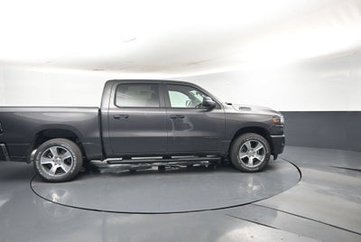 2027 RAM Ram 1500 RAM 1500 EXPRESS CREW CAB 4X2 5'7' BOX