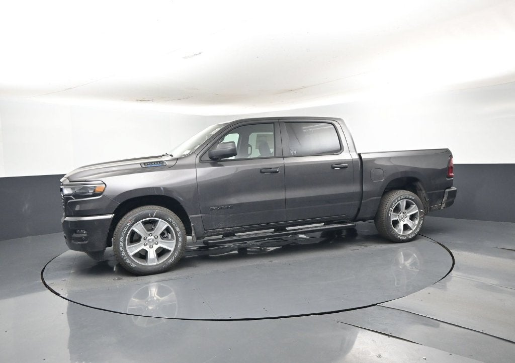 2027 RAM Ram 1500 RAM 1500 EXPRESS CREW CAB 4X2 5'7' BOX