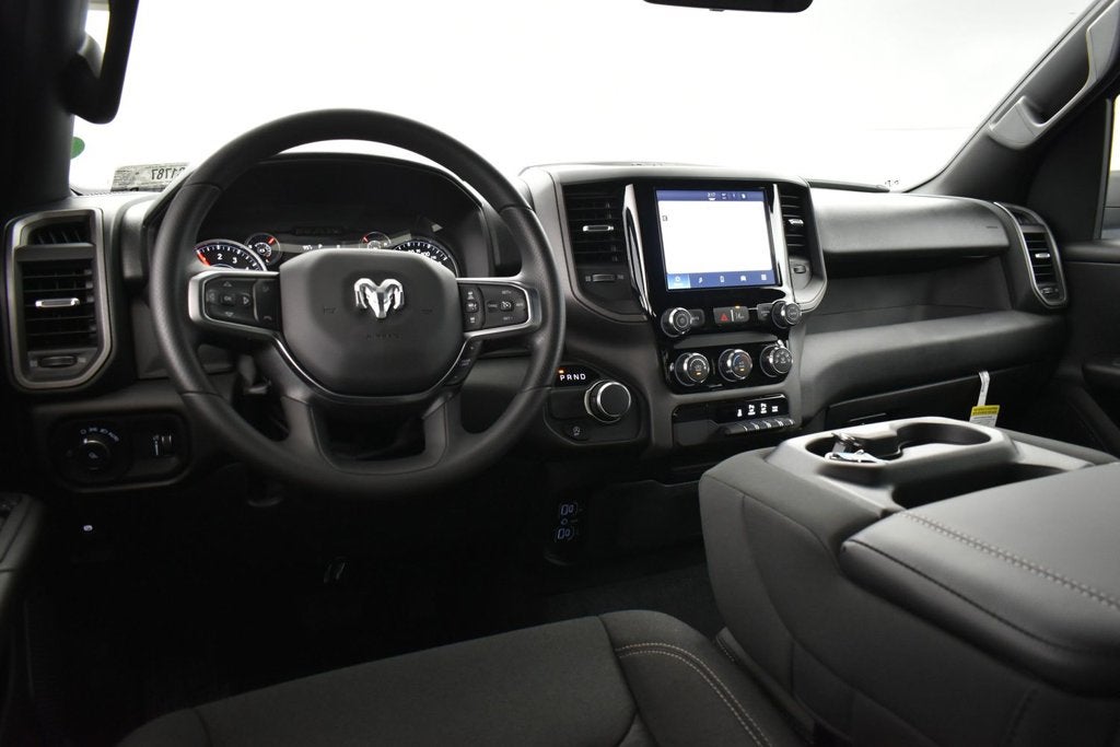 2027 RAM Ram 1500 RAM 1500 TRADESMAN CREW CAB 4X2 5'7' BOX
