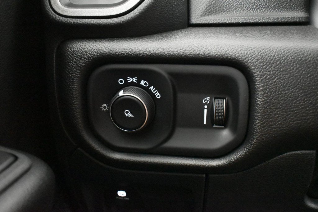2027 RAM Ram 1500 RAM 1500 TRADESMAN CREW CAB 4X2 5'7' BOX