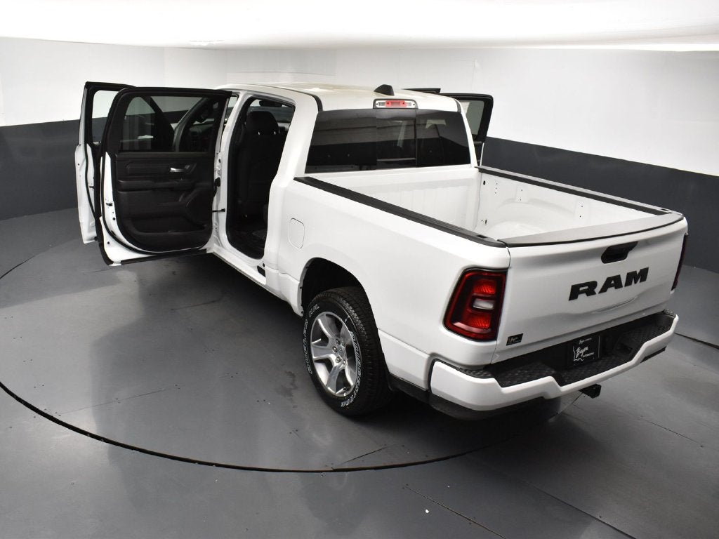 2027 RAM Ram 1500 RAM 1500 EXPRESS CREW CAB 4X2 5'7' BOX
