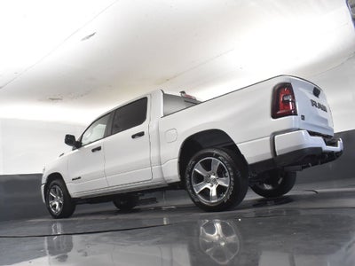2027 RAM Ram 1500 RAM 1500 EXPRESS CREW CAB 4X2 5'7' BOX